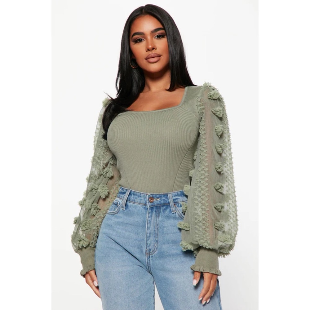 Flirty Flowers Puff Sleeve Pullover - Sage